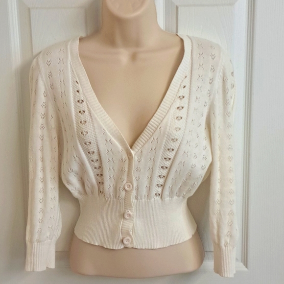SO Sweaters - So White Cropped Sweater Top